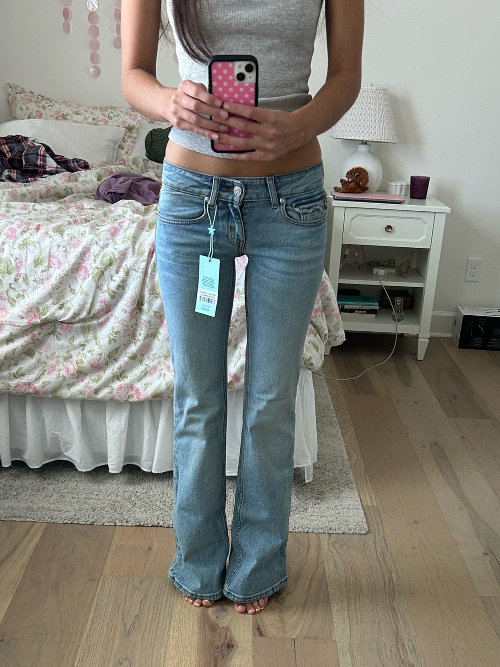 NWT Revice ICON 2.0 Flare Jeans in Capri
Waist 23